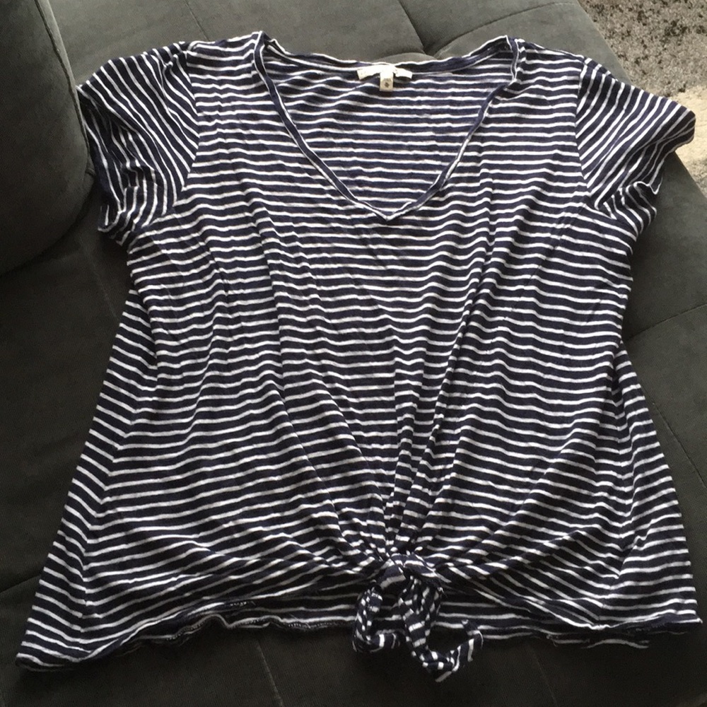 V neck T-shirt XL express 40”